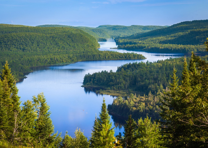 eau-calme-parc-mauricie-canada