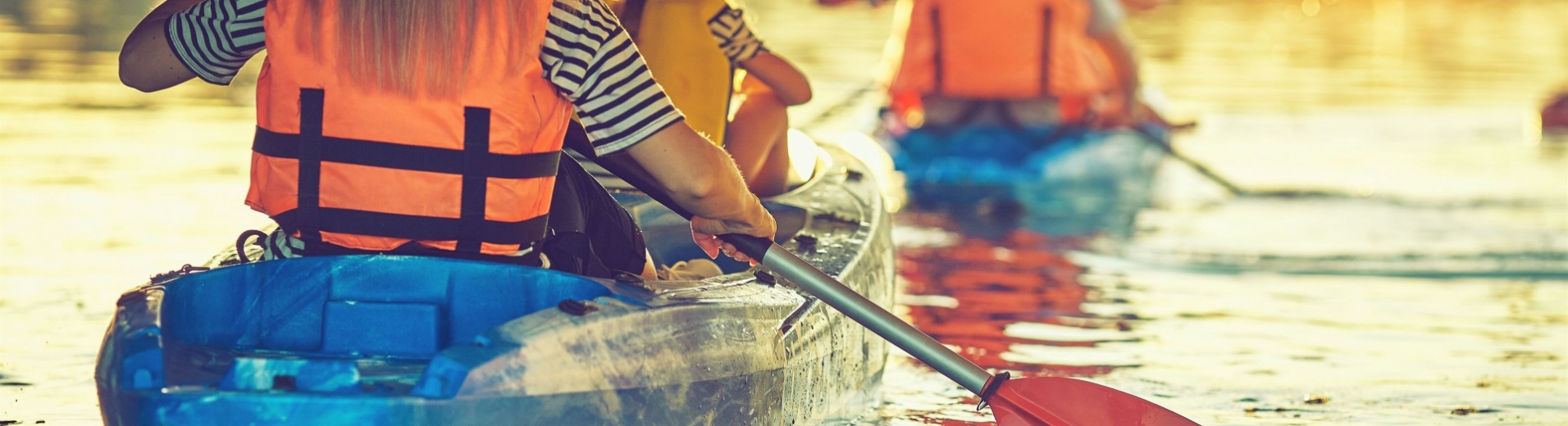 famille-en-kayak-canada