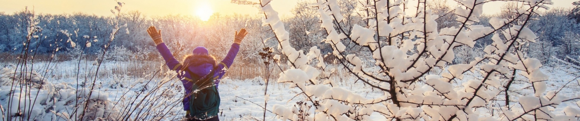 femme-randonnee-neige-canada