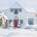 maison-canadienne-avec-decorations-noel-canada