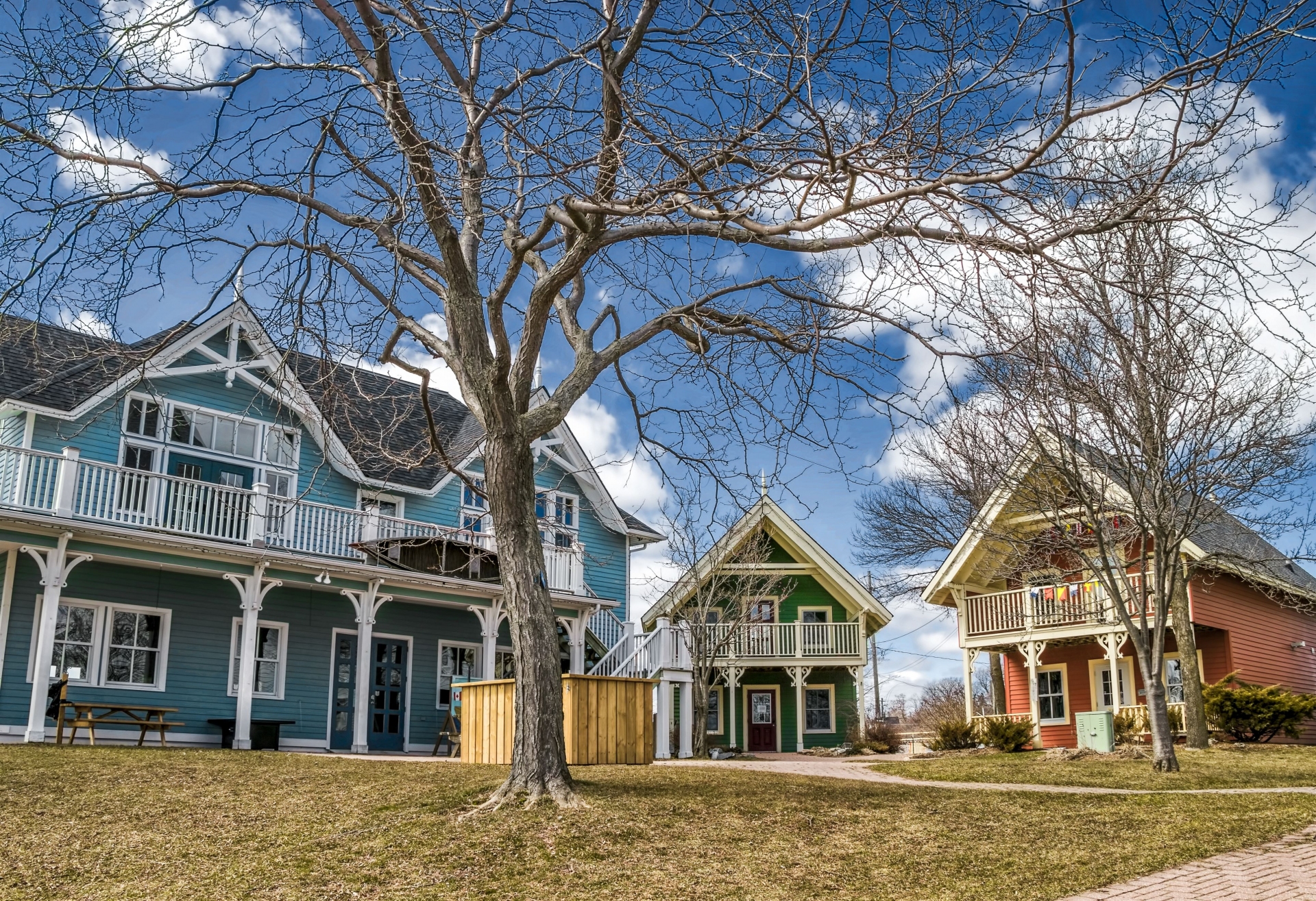 maisons-colorees-ville-gananoque-canada