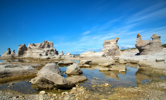 monolithe-cote-mingan-canada