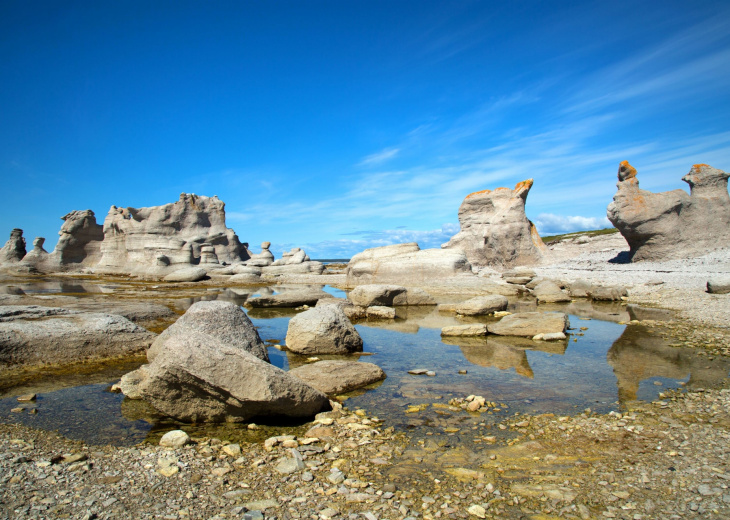 monolithe-cote-mingan-canada