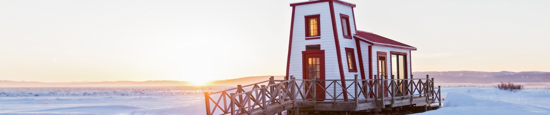 phare-sous-neige-gaspesie-canada