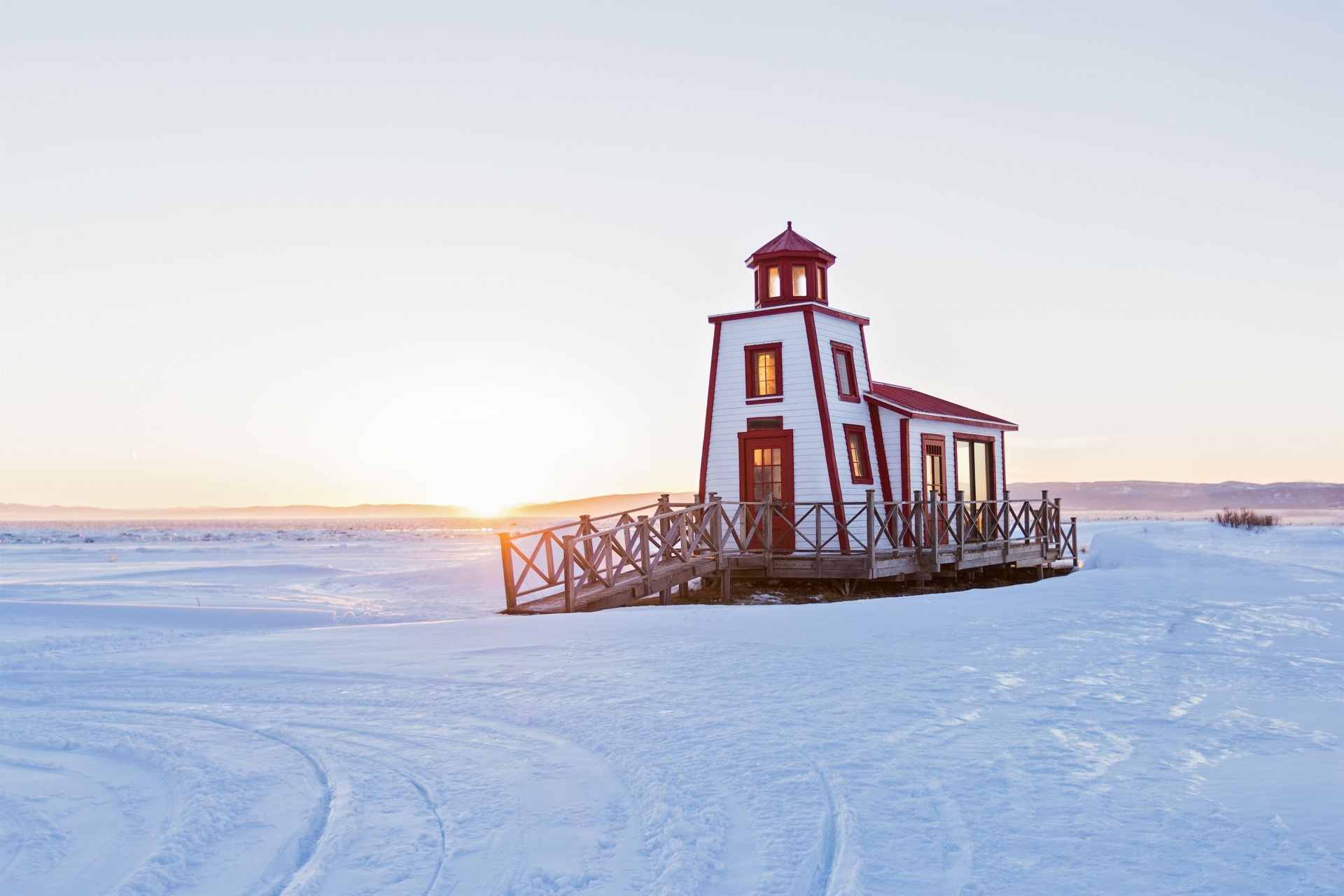 phare-sous-neige-gaspesie-canada