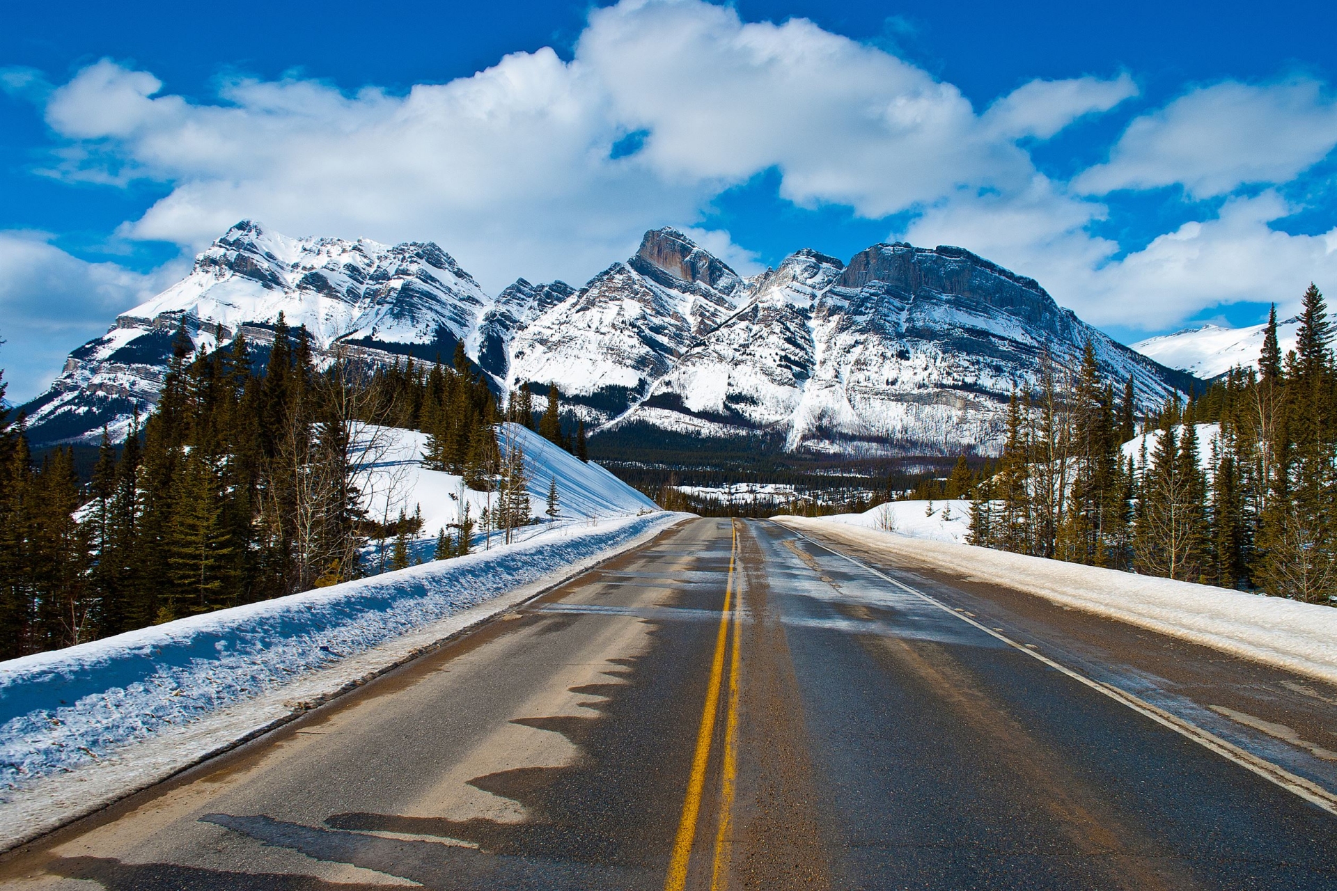 route-icefield-highway-rocheuses-hiver-canada