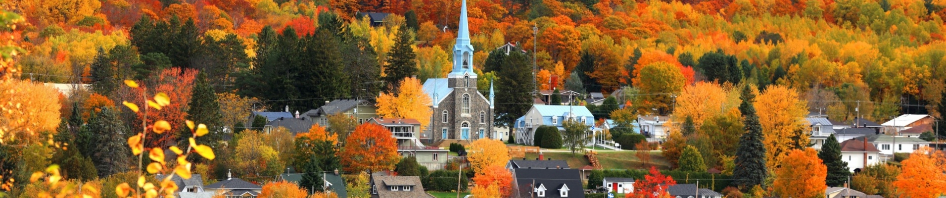 village-grandes-piles-couleurs-automne-canada