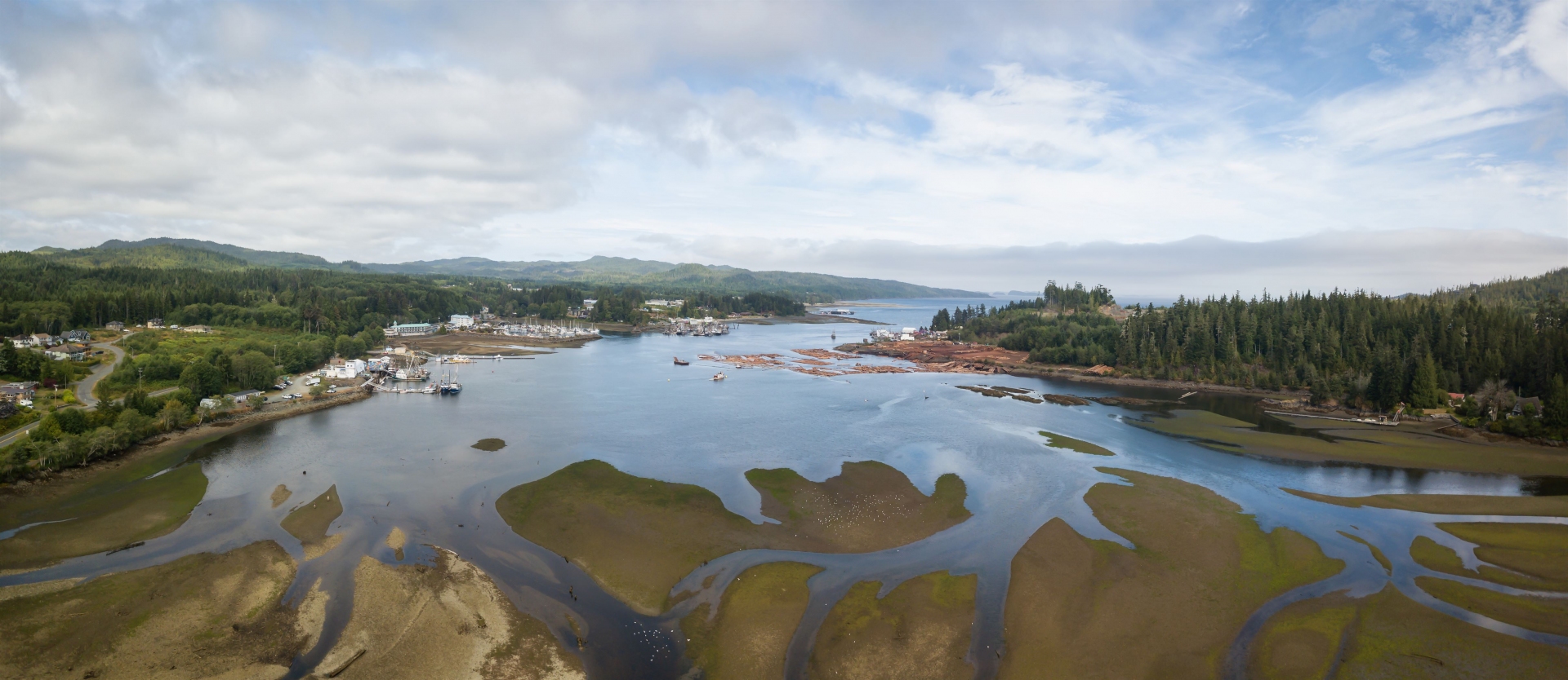 vue-panoramique-port-hardy-canada